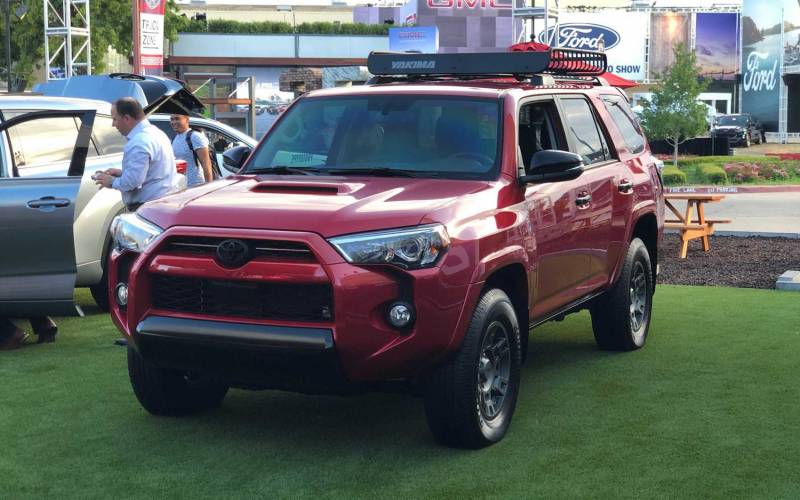 Toyota 4Runner Venture Edition 2020 SUV Drive
